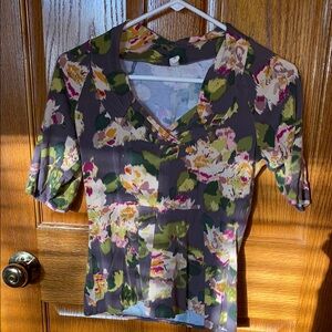 Tiny Floral V-Neck Women's Top - Multicolor